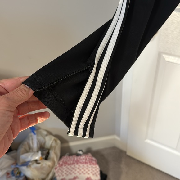 Adidas Men’s Essentials Rich Black Track Pants- Excellent Condition- Size L - Picture 7 of 10